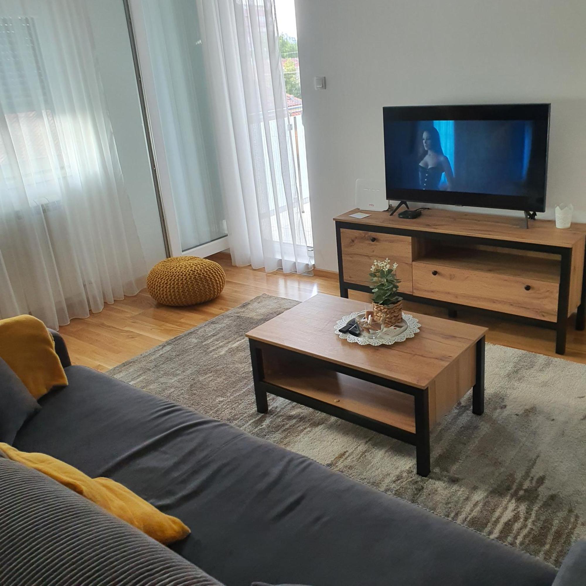 Jr Lux Apartment Stara Pazova