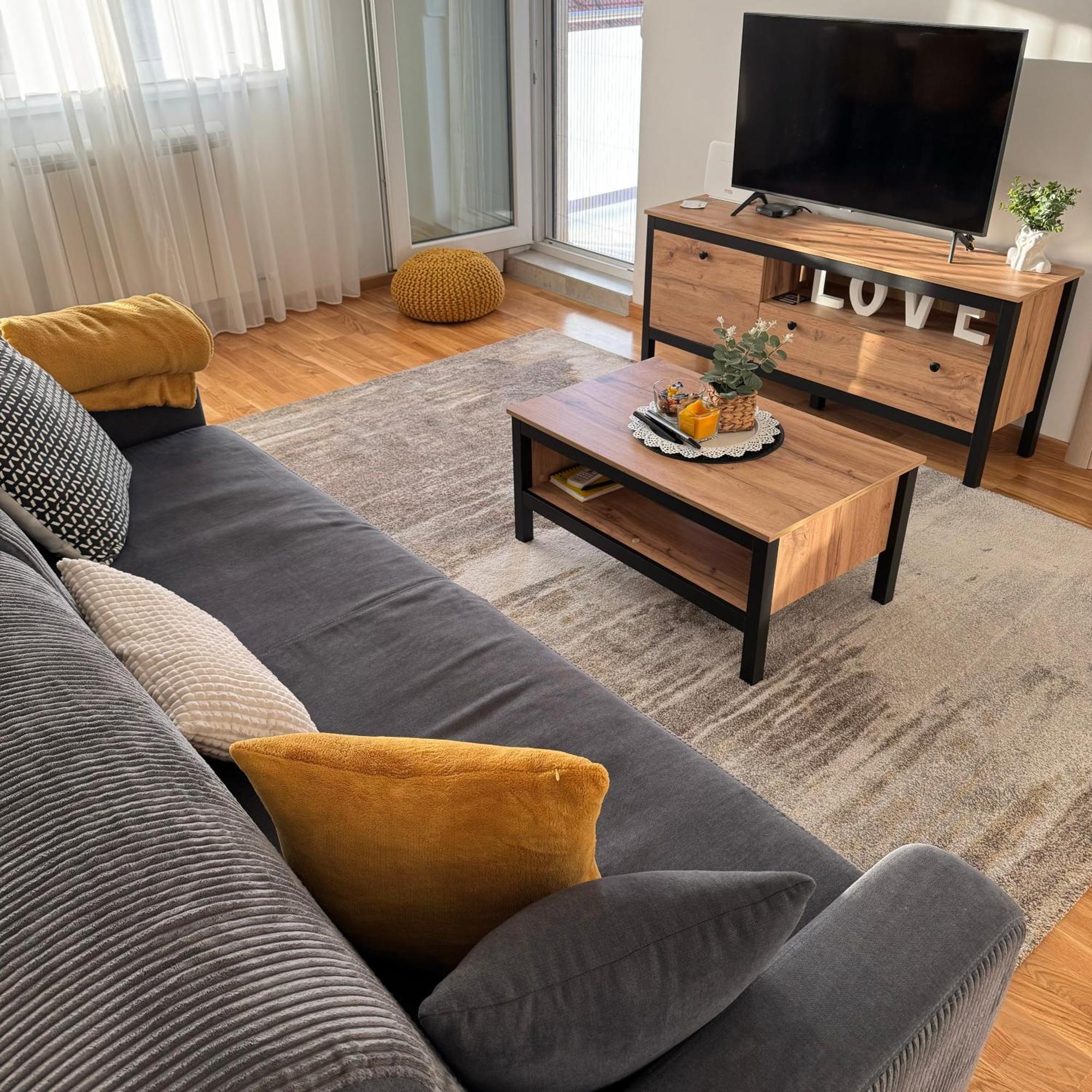 Jr Lux Apartment Stara Pazova